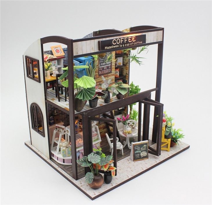 Houseworks Dollhouse