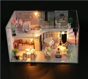 M035 خانه عروسک چوبی صورتی